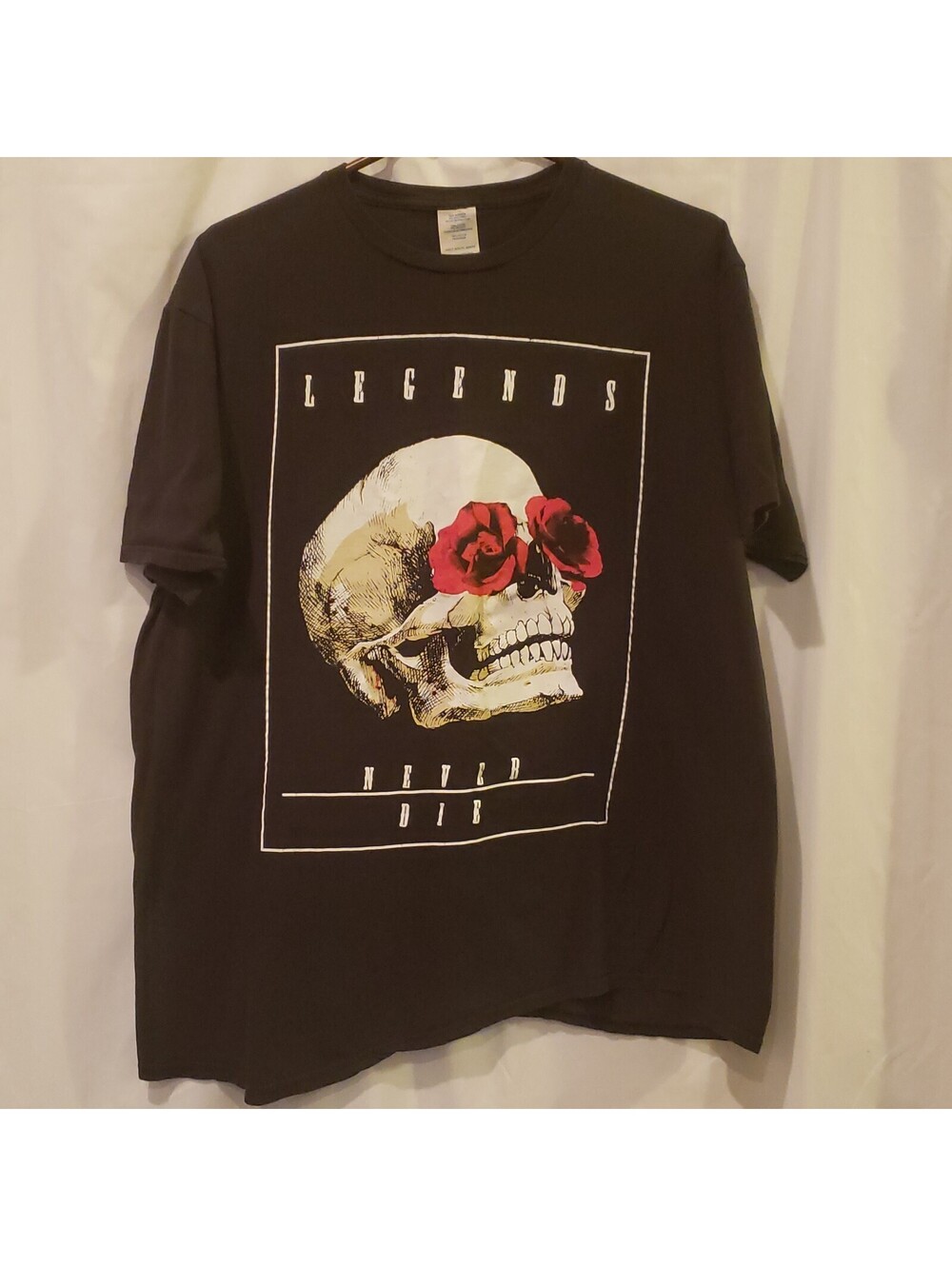 Delta Apparel XL Legends Never Die Skull Roses Black Graphic T Shirt Tee